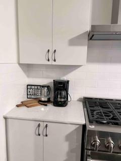 Modern & Cozy Kawartha Getaway - Kawartha Lakes - 8