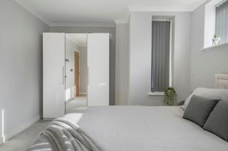 Brentford's Oasis with Gated Parking - Brentford - 4