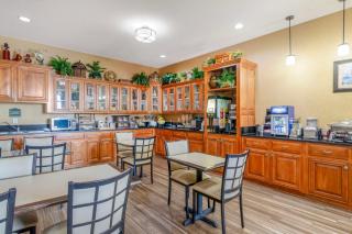Best Western Plus Bradbury Inn and Suites - Waycross - 6