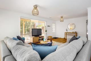 Ocean Bay Retreat - Relish in Gorgeous Beachy Style - Rye - 6