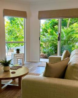 Sunrise Beach Holiday Apartment - 1