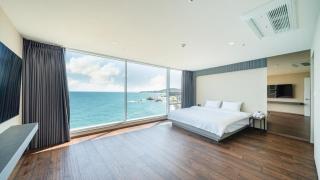 Sharp & Flat Hotel - 5