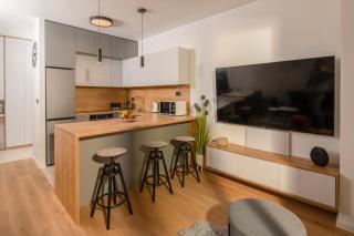 FAMILY & FRIENDS Pula - Top Floor - FREE parking - 6