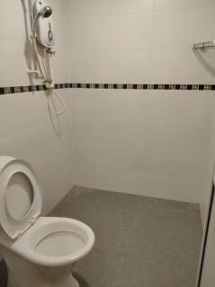 PG56 Gurney Gleneagles Landed - George Town - 3