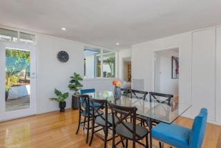 Birngana stylish spacious with stunning views - Sandy Bay - 4