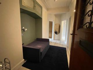 Luxurious 2-Bedroom Flat in Birmingham - 9