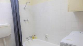 Queen St Apartment - 5