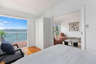 Sandy Bay Beachfront Oasis direct beach access - Sandy Bay - 4