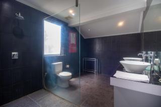 Aleesha Villas and Suites - Sanur - 1