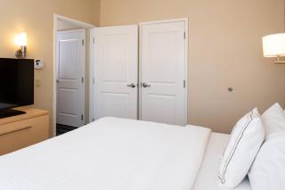 TownePlace Suites by Marriott Bakersfield West - 1