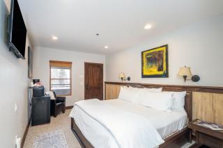 Bear Creek Lodge 112 by Alpine Lodging Telluride - 3