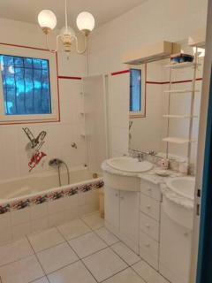 Chambre à louer dans villa St Clair-V-vue étang Thau - Sète - 4