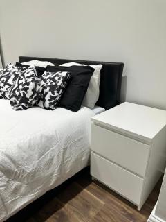Black & White Double Bedroom - Londra - 6