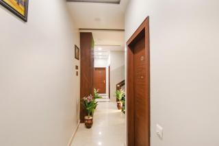 FabHotel Golden City - 4