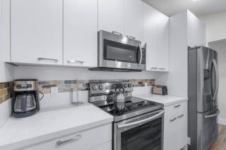 Spacious Living w/ Heated Pool + Outdoor Patio - Fort Lauderdale - 1