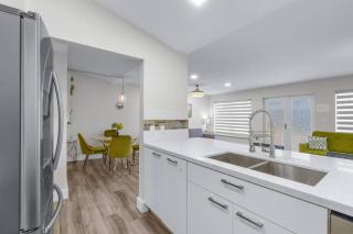 Spacious Living w/ Heated Pool + Outdoor Patio - Fort Lauderdale - 2