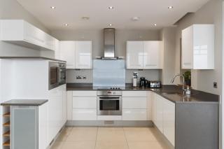 Sea Breeze - Spectacular Sea Views - Tenby - 6
