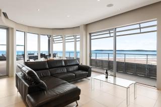 Sea Breeze - Spectacular Sea Views - Tenby - 4