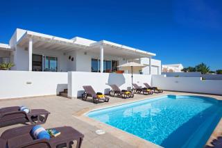 Lovely Puerto Calero Villa 3 Bedrooms Private Pool Casa Dora Short Walk To Marina Lanzarote - Yaiza - 6