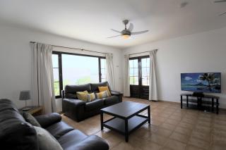 Charming Los Mojones Villa 3 Bedrooms Child Friendly Pool Villa Lise Short Walk To Old Town Puerto Del Carmen - Tías - 2