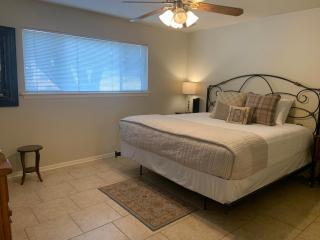 Birmingham House - Updated and Spacious - Llano - 1