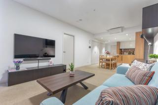 Cosy minimalism 2BD Apt near Sydney Olympic Park - 9