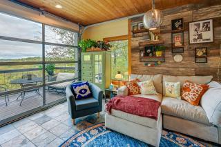 Yadkin River Treehouse about Miles of Trails On-Site - 7