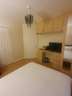 Double size and Single room in Barking - 4