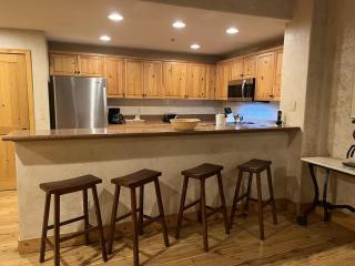 Bear Creek Lodge 107A by Alpine Lodging Telluride - 4