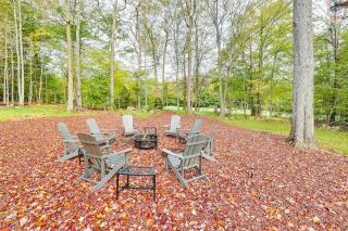 Hot Tub and Lake Access Spacious Tobyhanna Home - Tobyhanna - 9