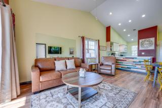 Vibrant Holiday Hills Resort Condo with Balcony - Branson - 7