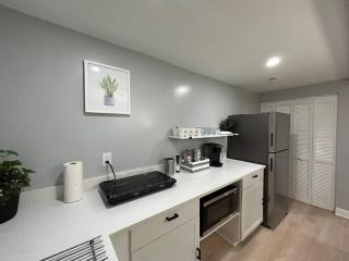Comfy Lower Lvl Apt with Jetted Tub Near Uptown and UNC - Charlotte - 4