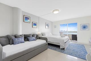 Waterfront Studio with Free Parking - Miami Beach - 9