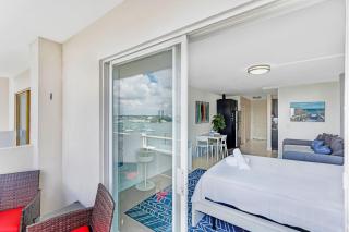 Waterfront Studio with Free Parking - Miami Beach - 5
