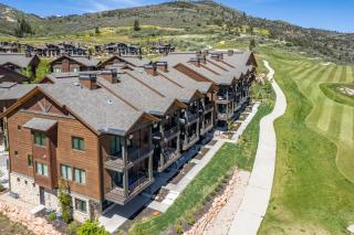 Walk to Skiing Superbly Decorated Luxury Juniper Landing 3BR, Pool, Shared Hot Tub, Fitness Room - Park City - 5
