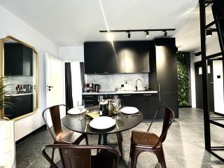 GOLDEN Apartment ~ 1000m Main Square ~ Self Check-In 24h - Breslavia - 5
