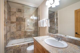 Bear Creek Lodge 105 by Alpine Lodging Telluride - 3