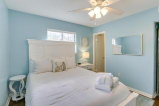 Private Balcony Coastal Fiddlers Cove Getaway - 1