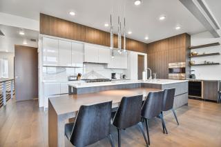 Modern home with three balconies, mountain views, and outdoor swimming pool. Walk to hiking trails - Park City - 5