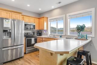 Lake's Edge Landing - 3