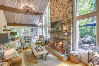 Well-Appointed Boone Home with Hot Tub and Gas Grill - Valle Crucis - 7