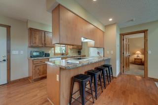 Branson Getaway with Indoor and Outdoor Pool Access! - Branson - 3