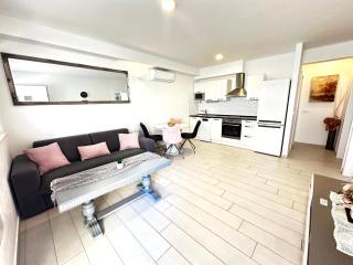 Apartmani Danica - Sara - Promajna - 9