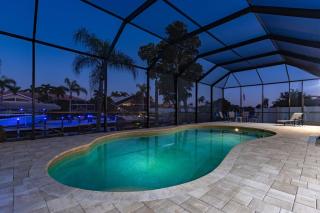 Villa Barefoot - Roelens Vacations - Heated Pool & Spa, Gulf Access, Sleeping Capabilities for 10! - Cape Coral - 8