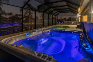 Villa Barefoot - Roelens Vacations - Heated Pool & Spa, Gulf Access, Sleeping Capabilities for 10! - Cape Coral - 7