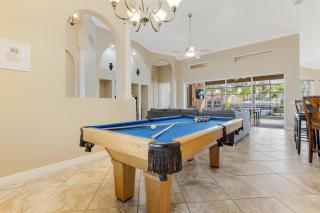 Villa Barefoot - Roelens Vacations - Heated Pool & Spa, Gulf Access, Sleeping Capabilities for 10! - Cape Coral - 3