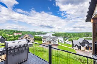 NEW! Luxury Lakefront Lodge 2 - RESORT Pool/Hot Tub - FREE amenities - Kimberling City - 7