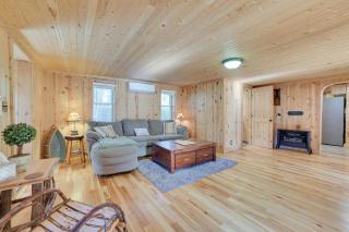 Lakefront Kalkaska Cottage with Fire Pit! - Kalkaska - 4