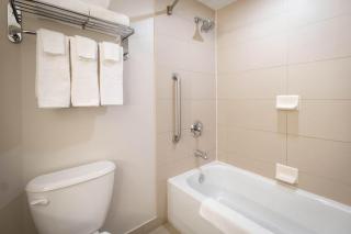 Holiday Inn Express Kingston Central by IHG - Kingston - 2