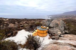 Tiny Cabin In The Rocks - 9